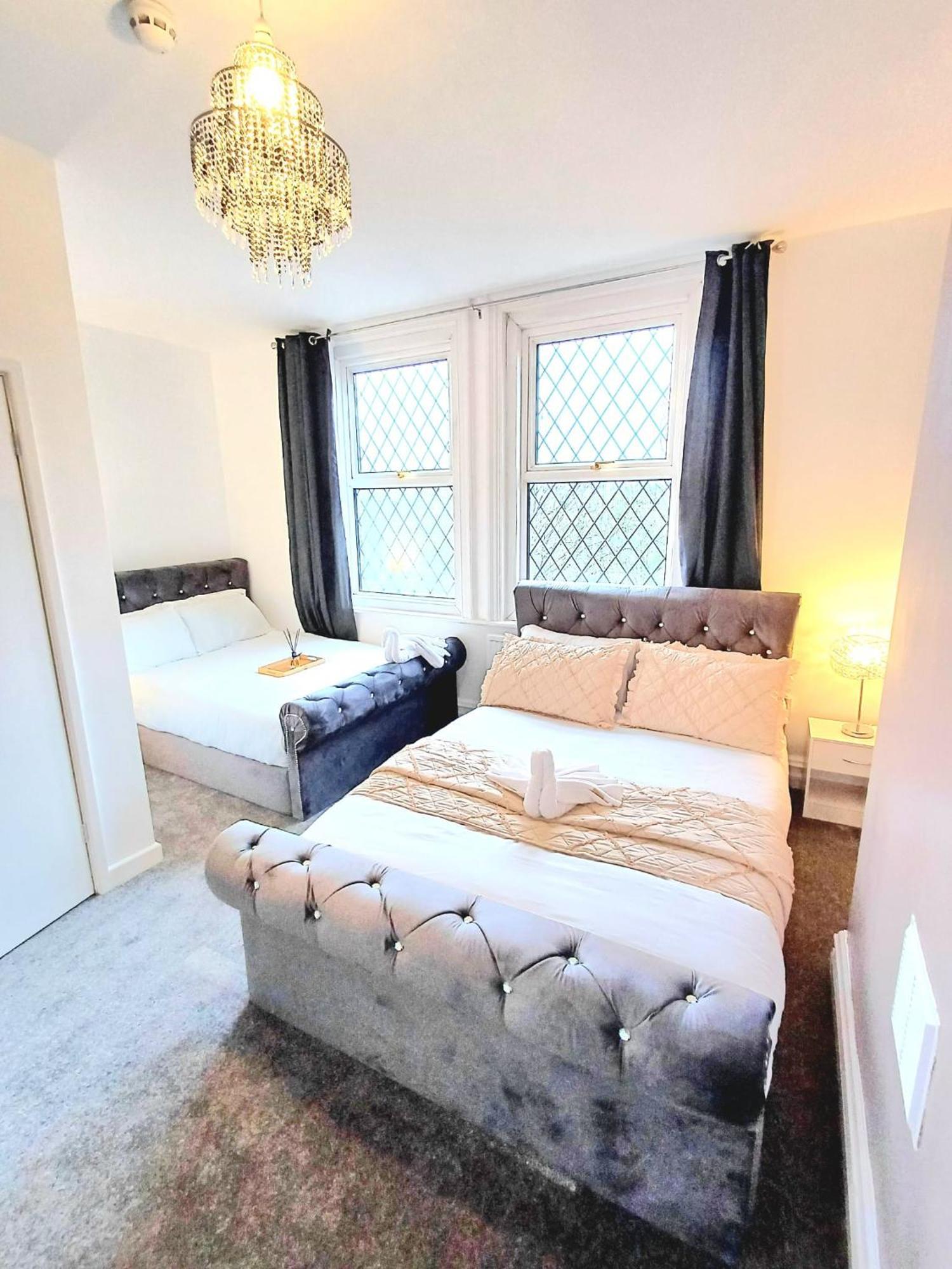 Home In Woodhouse, Leeds Leeds  Bagian luar foto