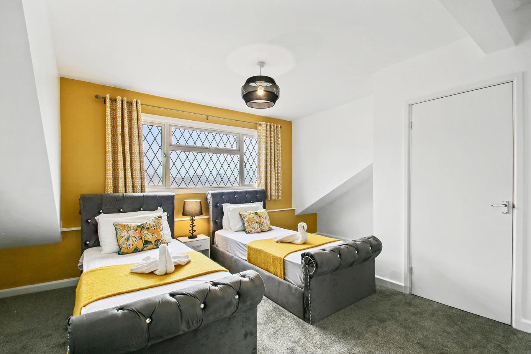Home In Woodhouse, Leeds Leeds  Bagian luar foto