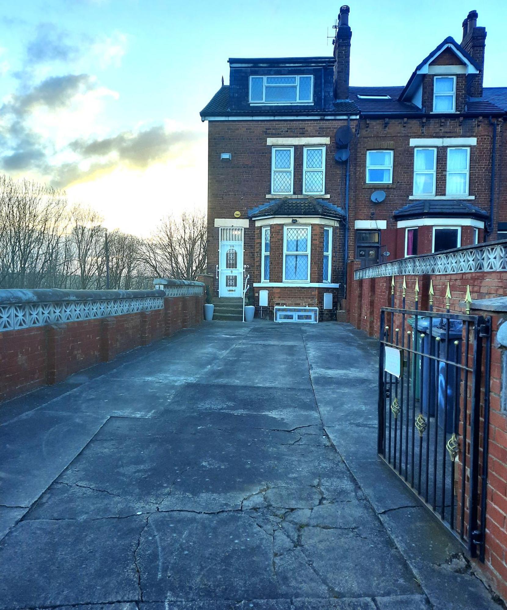 Home In Woodhouse, Leeds Leeds  Bagian luar foto